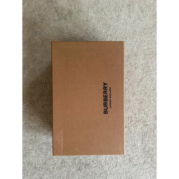 Burberry Shoe Box - Picture 1 of 3